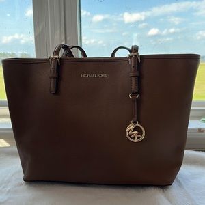 Michael Kors Tan Tote with close clip